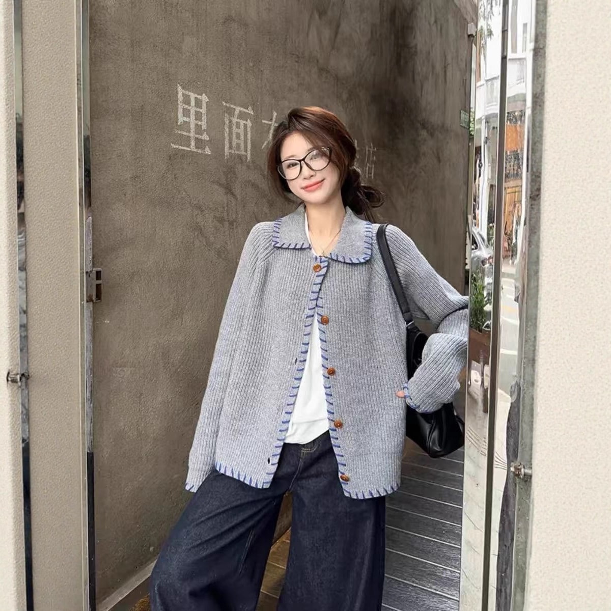 秋の新作 韓国風 合わせやすいニットカーディガン ゆったりおしゃれでエレガントなシンプルスタイル 高品質ラペル付きセーター レディースアウター 5,012円