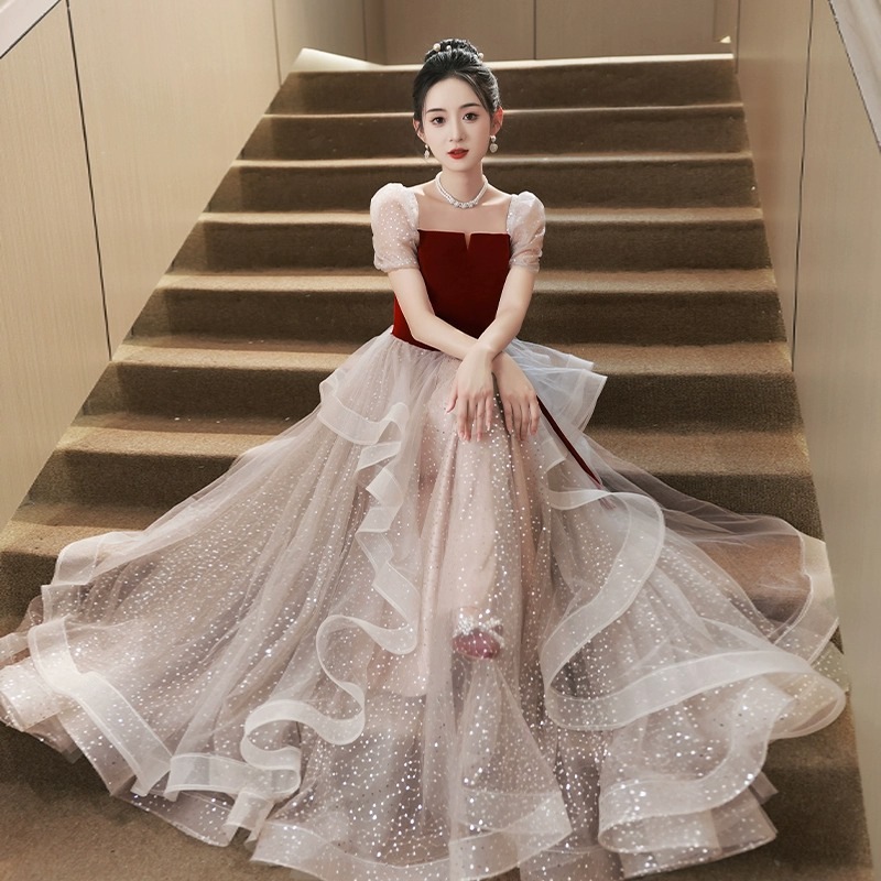 花嫁が春の結婚式で着用する乾杯用の服婚約のために家に帰っても着用できる女性用のエレガントなフランスの高級軽くて豪華なイブニングドレス