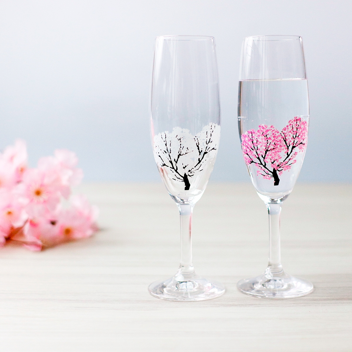 冷感 桜 シャンパン グラス ペア セット 酒器 温度 変化 マジック ギフト プレゼント 人気 オリジナル ブランド 贈り物 父の日 母の日 敬老の日 記念日