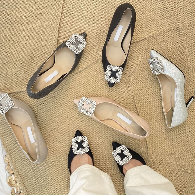 女性らしい エレガントな キラキラビジュー付き ポインテッドトゥ サテン グリッター ラメ パンプス 6color