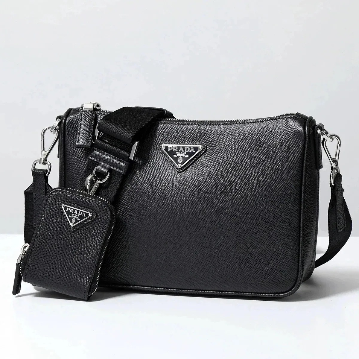 PRADA プラダ ショルダーバッグ 2VH113 DMP 9Z2 メンズ クロスボディバッグ サフィアーノレザー トライアングルロゴ ポーチ付き 鞄 F000
