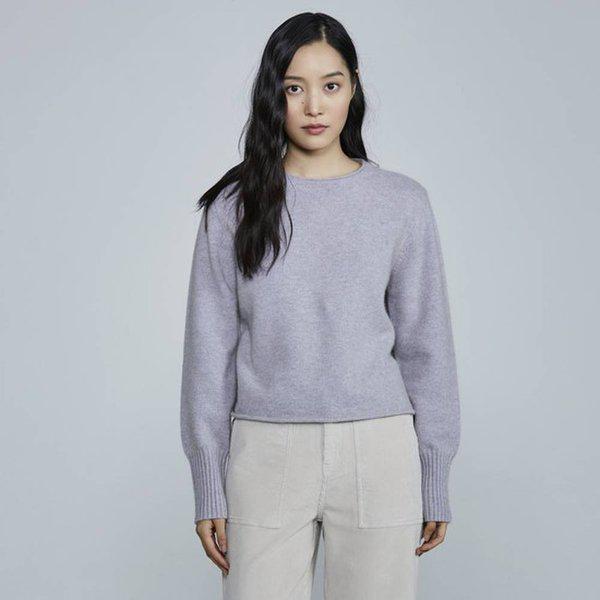 女性ラクーンボタンディテールRネックニットプルオーバー(B224KT810P)