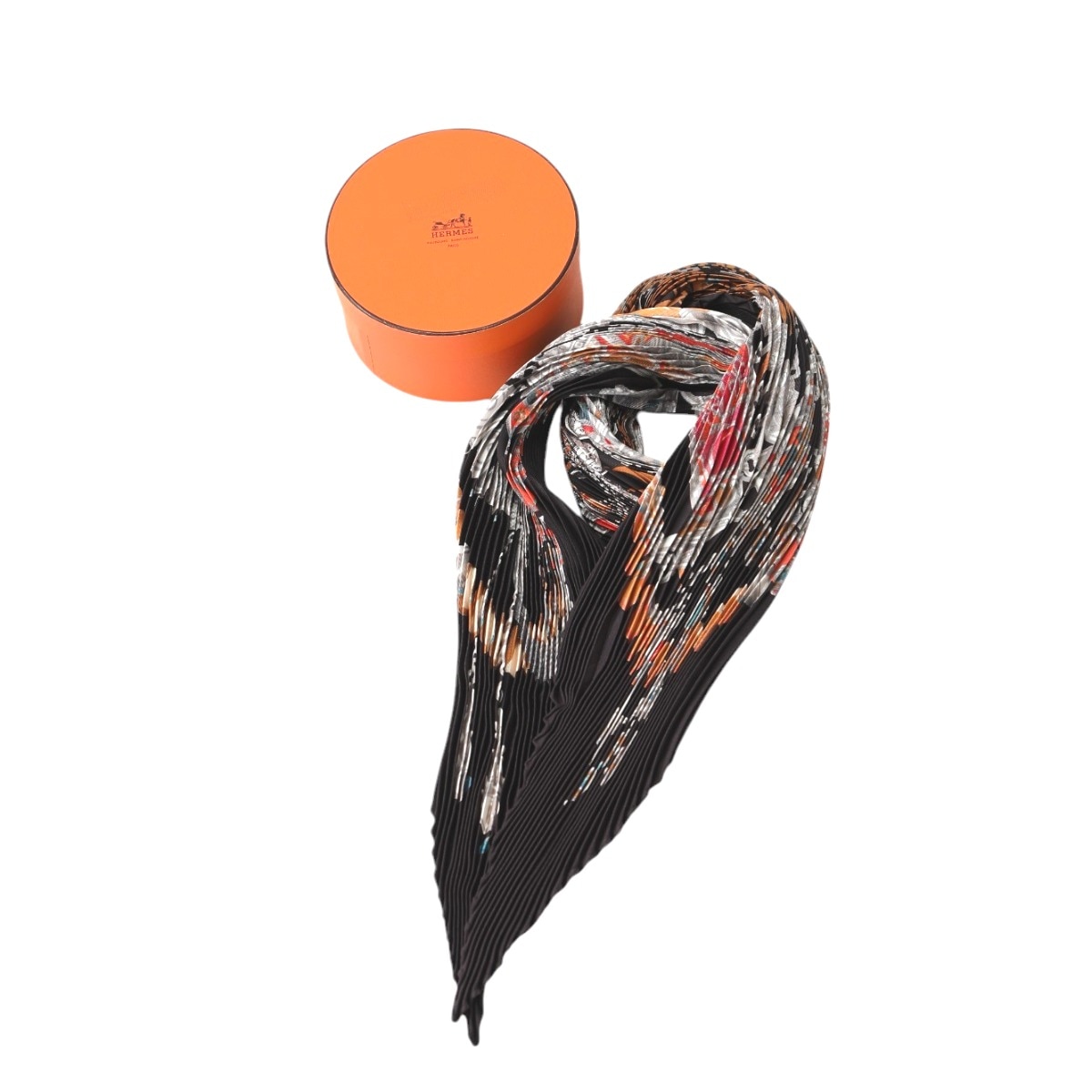 シルク100％ TERRES PRECIEUSES プリーツスカーフ ブラック