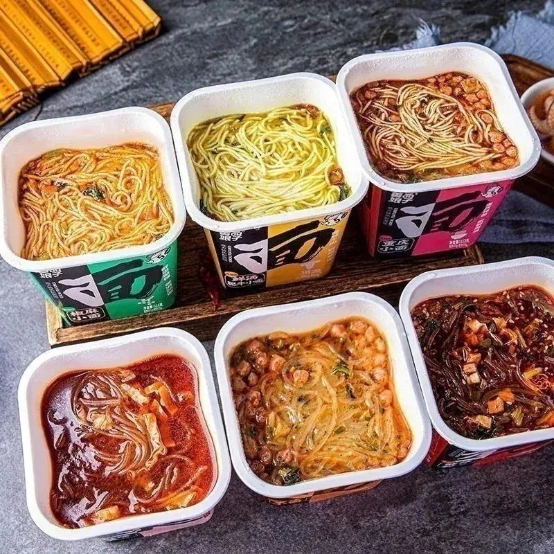 母の日即席サイロ箱ごとインスタントフード調理不要すぐに食べられるサラリーマン重慶小サイロ麻辣湯酸辣湯樽型