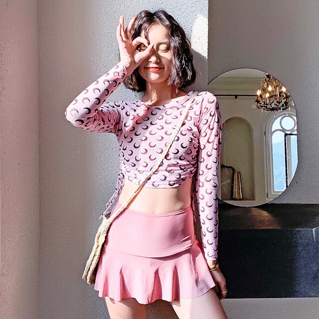 水着 ワンピース ラッシュガード 夏 日焼け かわいい 大人可愛い きれいめ セクシー シンプル カジュアル ナチュラル ゴージャス 華やか 大人 大人っぽい おしゃれ レトロ 主役級 存在感