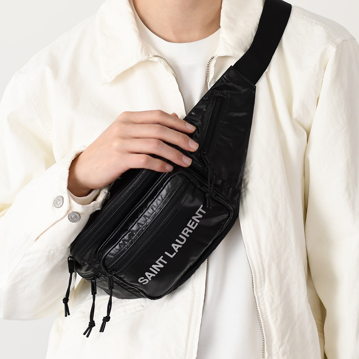 バッグ ショルダーバッグ ヌックス Nuxx クロスボディバッグ ナイロン 581375 HO21Z メンズ ブラック エンボスロゴ 63,140円