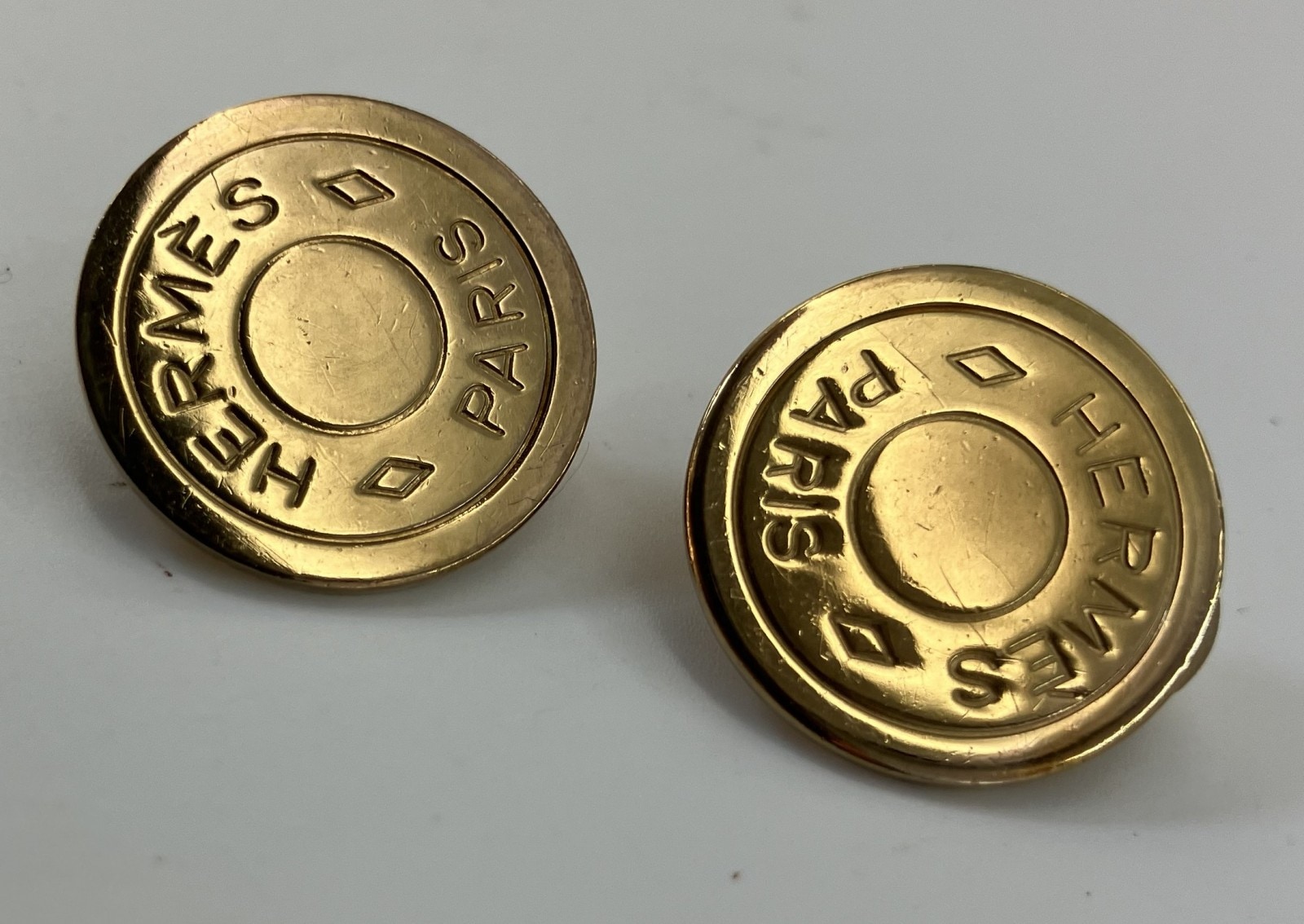 イヤリング　セリエ　直径：約2ｃｍ　ゴールド