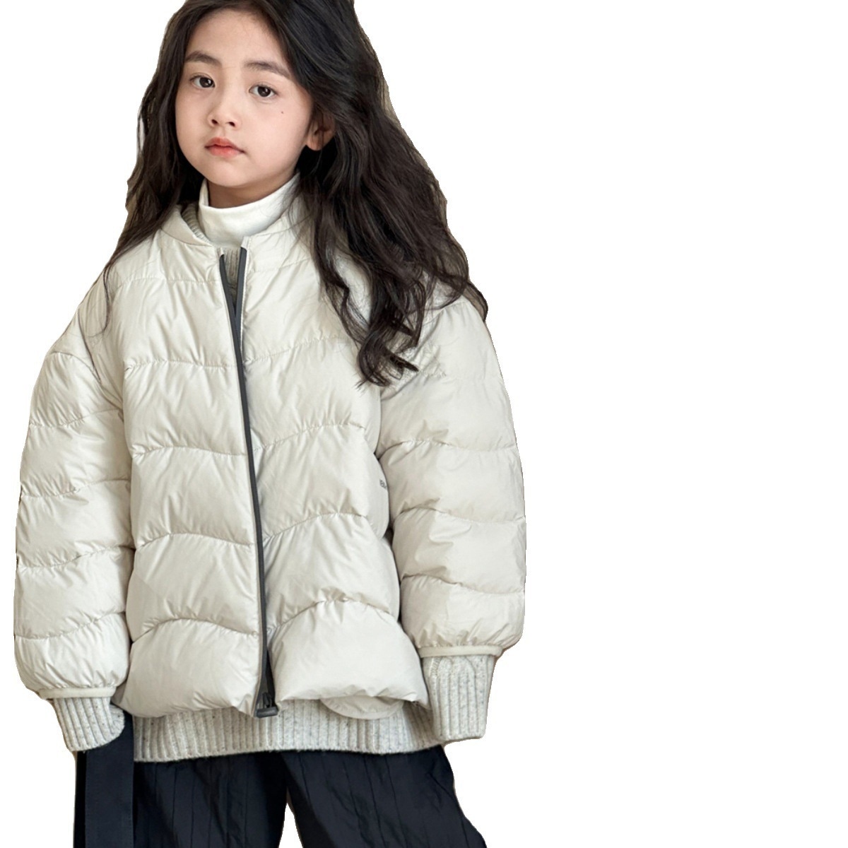 男の子と女の子のダウンジャケット冬の新しい軽量ホワイトダックダウン冬服中型と大型子供用暖かいジャケット