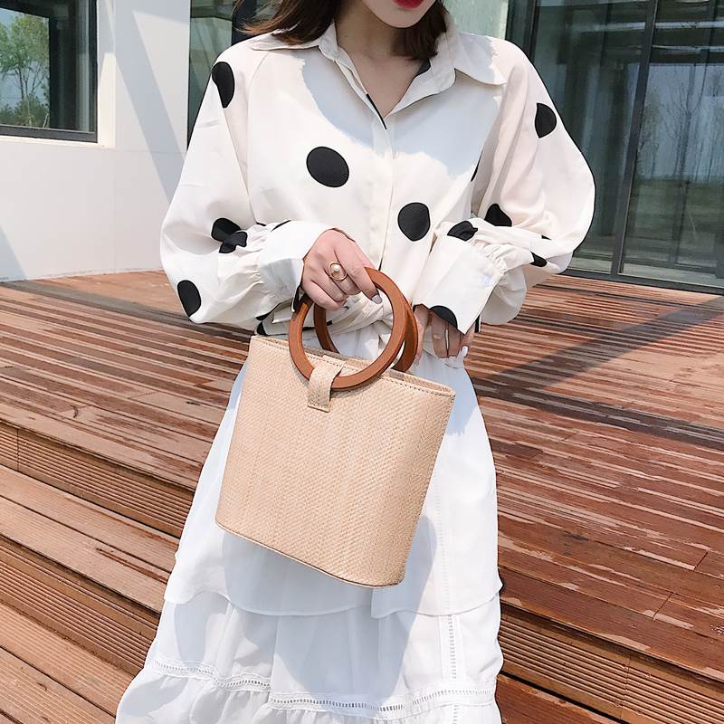 レディース バッグ ショルダー 小さめ バケット ストロー 鞄 手提げ 2way ウッド ハンドル 春 夏 きれいめ かわいい シンプル カジュアル 普段使い デート お出かけ お呼ばれ 旅行 女 大