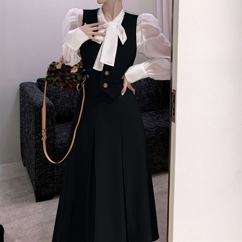 パフスリーブの白いシャツベストフレアスカートのエレガントで洗練されたレディース春秋3点セット 4,705円