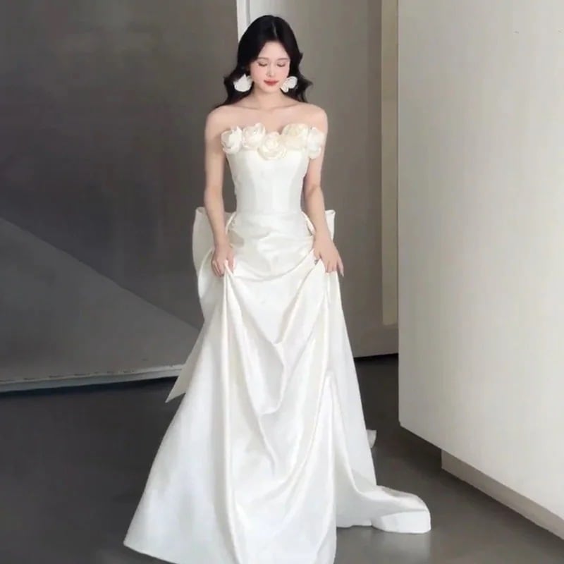 【急速出荷!】質感ブサテンテールライトウェディングドレス花嫁2025プチお出かけメインウェルカムドレス