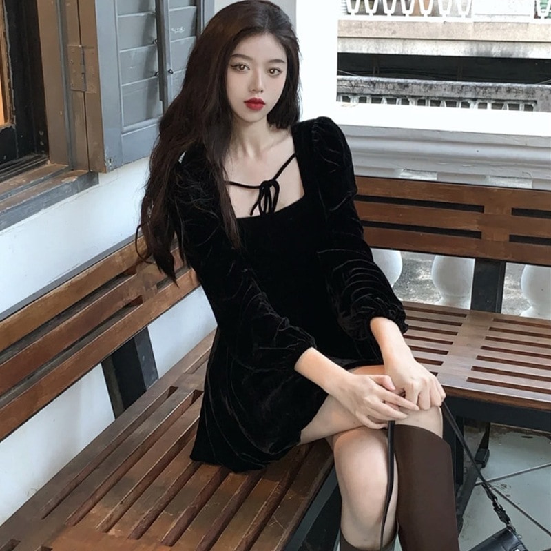 ワンピース ミニ ミニ丈 ショート ショート丈 膝丈 膝上 袖あり 長袖 スクエアネック セミフレア Aライン ベロア かわいい 大人可愛い きれいめ シンプル 大人 上品 おしゃれ かっこいい