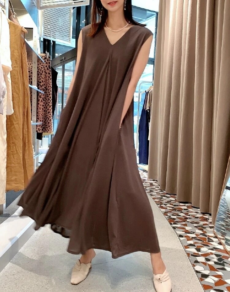 ワンピース レディース ノースリーブ 黒 茶 ロング マキシ 無地 シンプル Vネック Aライン ポケット ドレープ ゆったり ラフ 楽ちん 体型カバー マタニティ 大人可愛い 上品 お洒落 デイリー