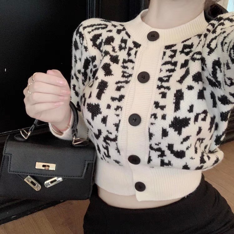 レディース トップス ニット カーディガン 前開き ショート 長袖 ラウンドネック フェミニン ハイウエスト かわいい 大人可愛い きれいめ シンプル カジュアル 上品 おしゃれ こなれ感 ガーリー