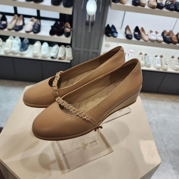 HC10 女性ベージュウェッジパンプス5cm LCWD69U61335 (45039223)