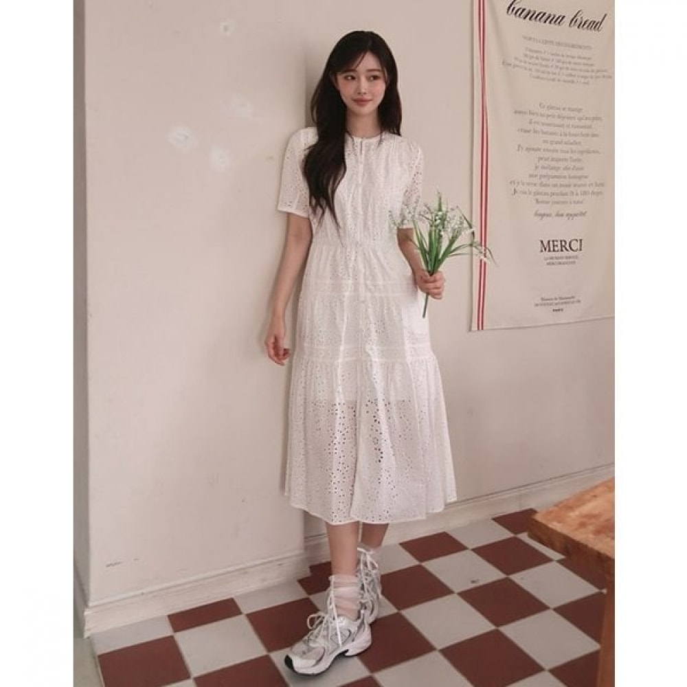 [25SS] ラウンドネックアイレットティアードショートスリーブドレスホワイトHSDR5B305WT 24,589円