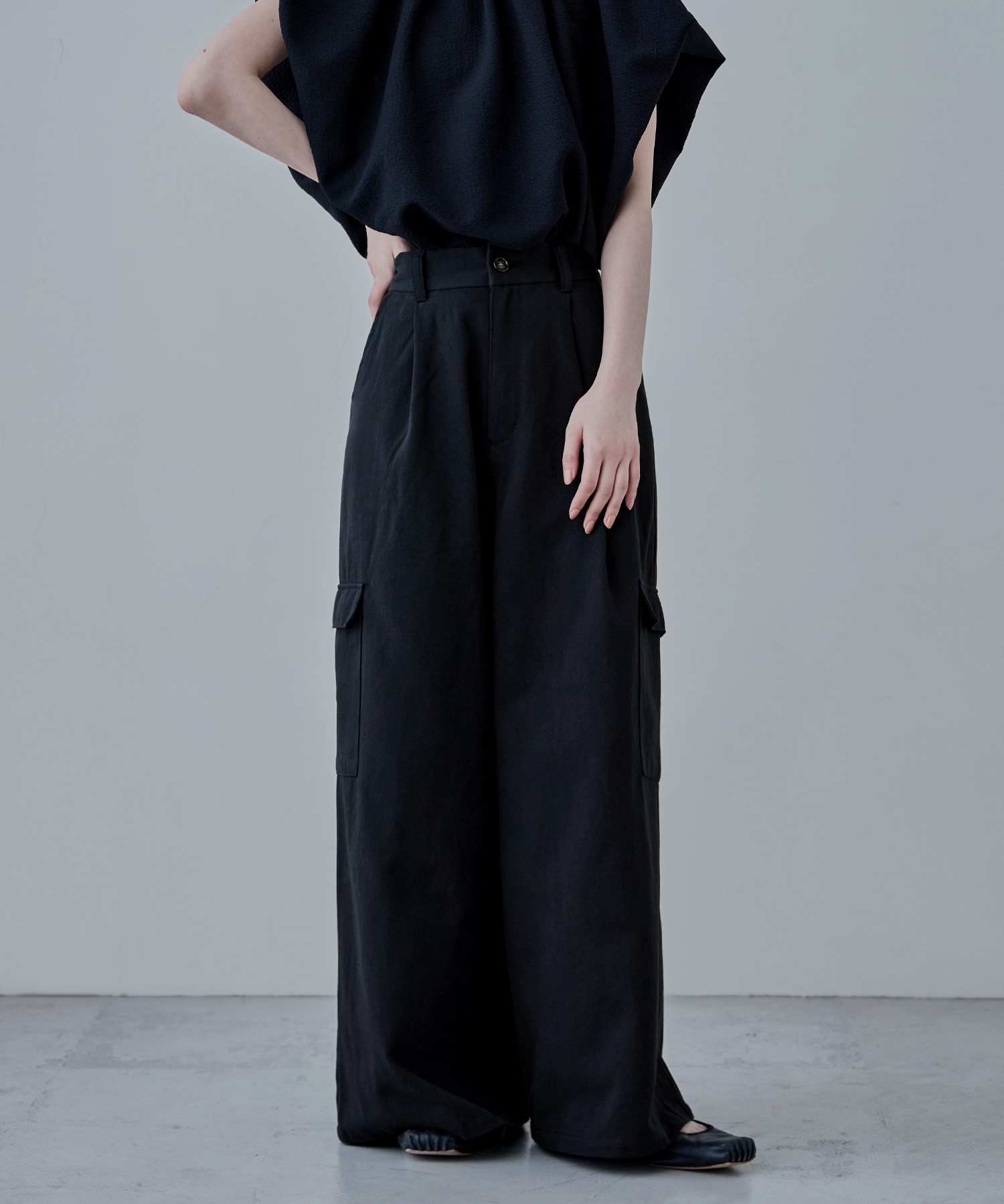 ワイドシルエットツイルカーゴパンツ ボトムス パンツ ワイド ワイドパンツ カーゴパンツ ツイル タックパンツ ロング 綿 綿100 ゆったり ルーズ チノパン バギーパンツ タック 無地