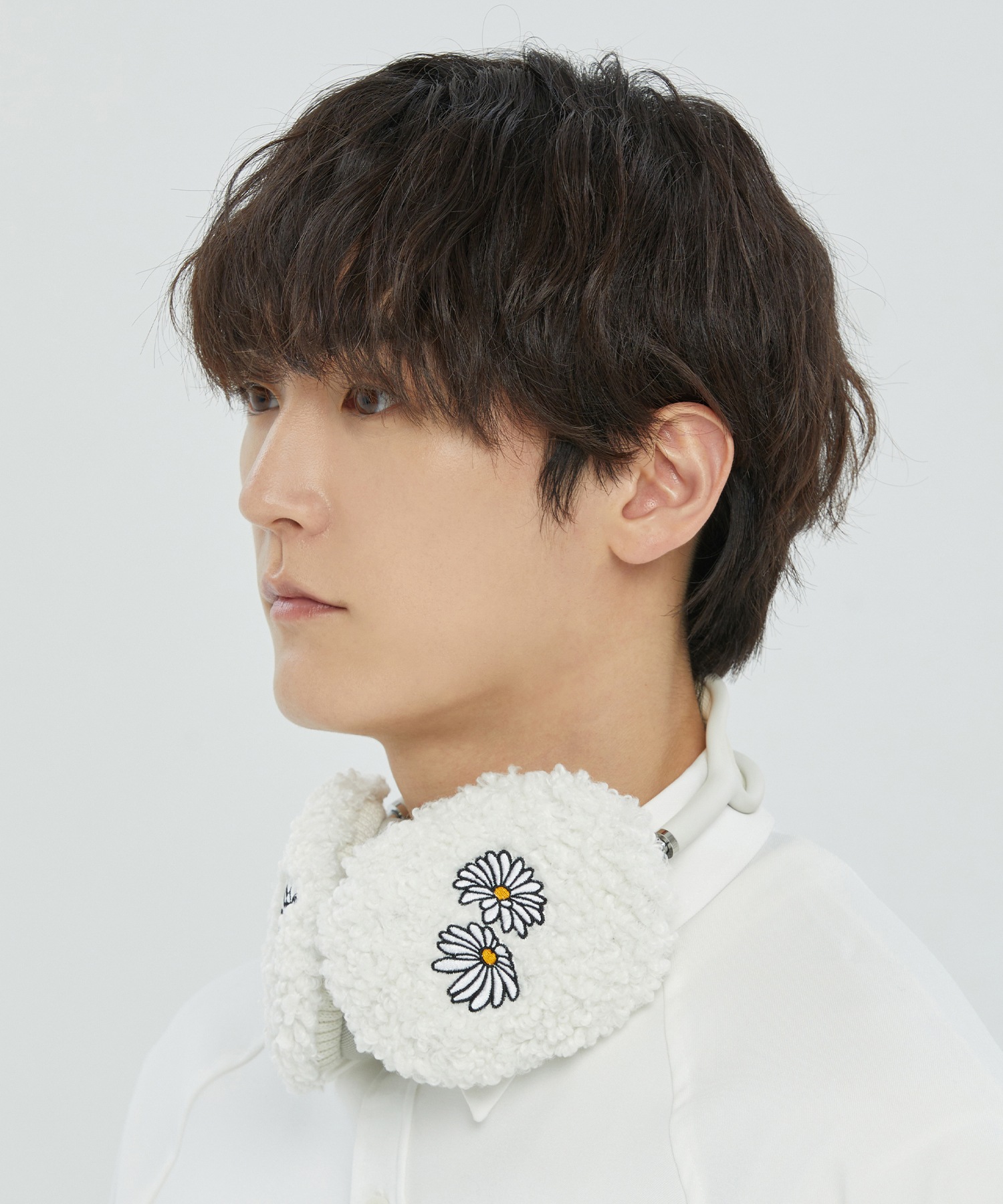 ロマンティッククラウンデイジーフリースエアポッドマックスケース_オートミール