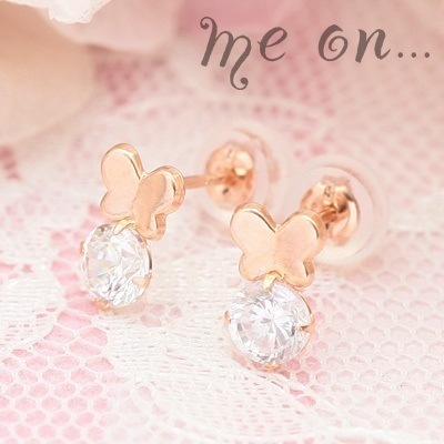 me on... K10PG ぷっくり蝶々が宝石の上にキュートバタフライキュービックジルコニアピアス