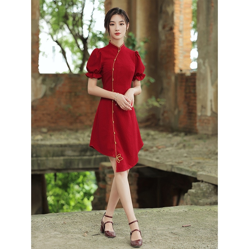 ワンピースドレスドレスチョンサム服花嫁女性のための夏の赤い婚約ドレス不規則に改造されたドレス