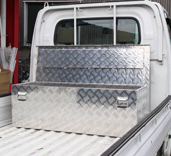 アルミ 工具箱 大型 アルミチェッカー 1150x380mm 工具 ボックス 収納 トラック 軽トラ 荷台###工具ボックス1-1133###