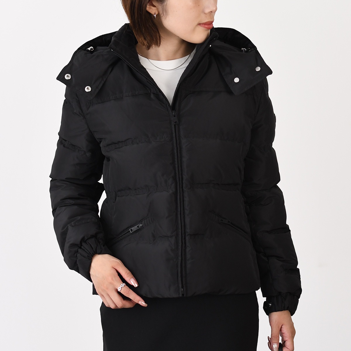 アウター フード付き リナイロン Re-Nylon ショートダウンジャケット 29O543 106O レディース ブラック ショート丈 取り外し可能フード 秋 冬 防寒