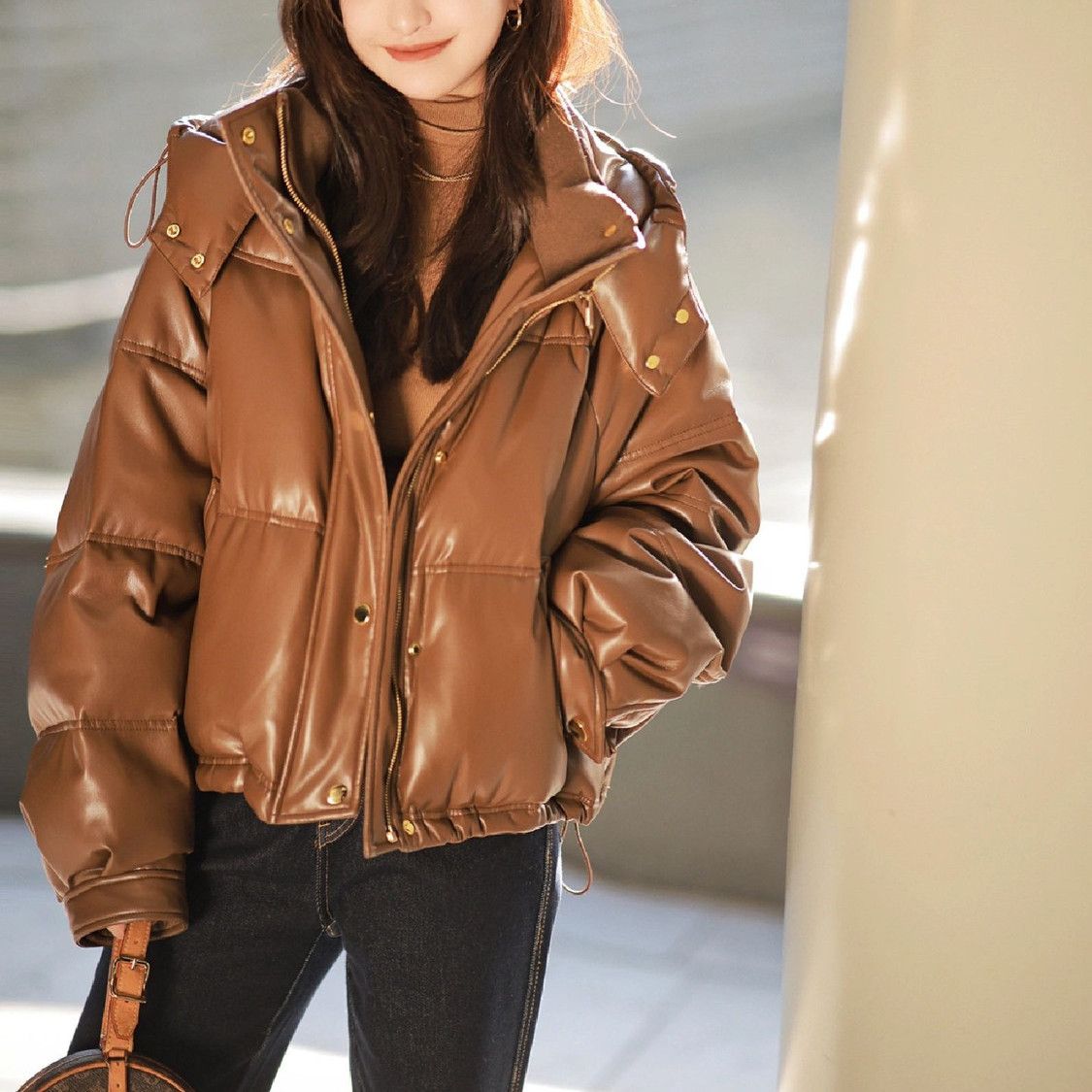 PU皮連帽綿入れコート服韓国版ゆったりショートブレッド