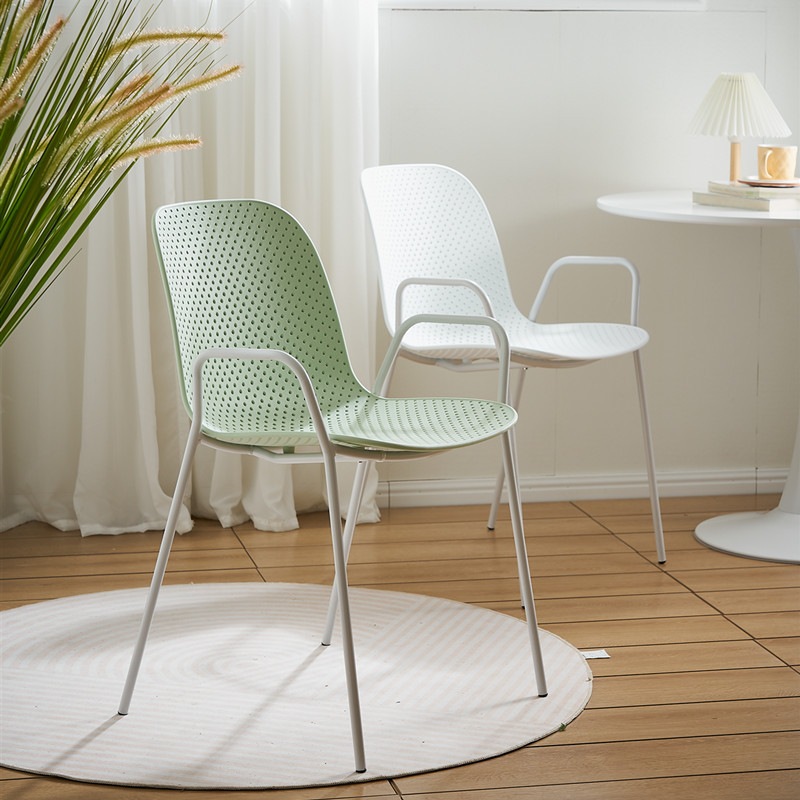 風通しの良い ダイニングチェア 椅子 シンプル モダン 北欧 屋外 ベランダ テラス席 キャスターなし おしゃれ 軽量 スタッキング インテリア