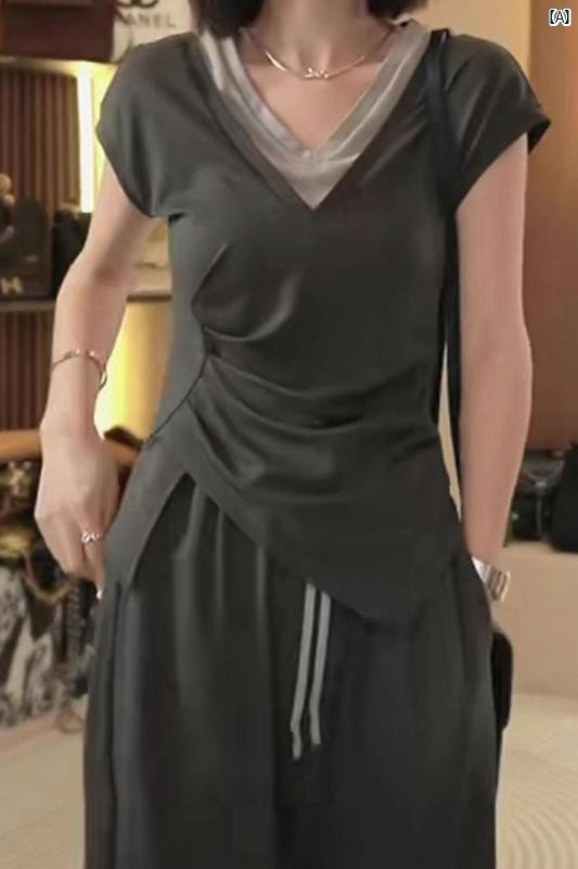 レディース ファッション　オシャレ　綺麗　大歳　上品 韓国 プリーツ Vネック トップ 夏 ファッション カジュアル 半袖 Tシャツ 4,956円