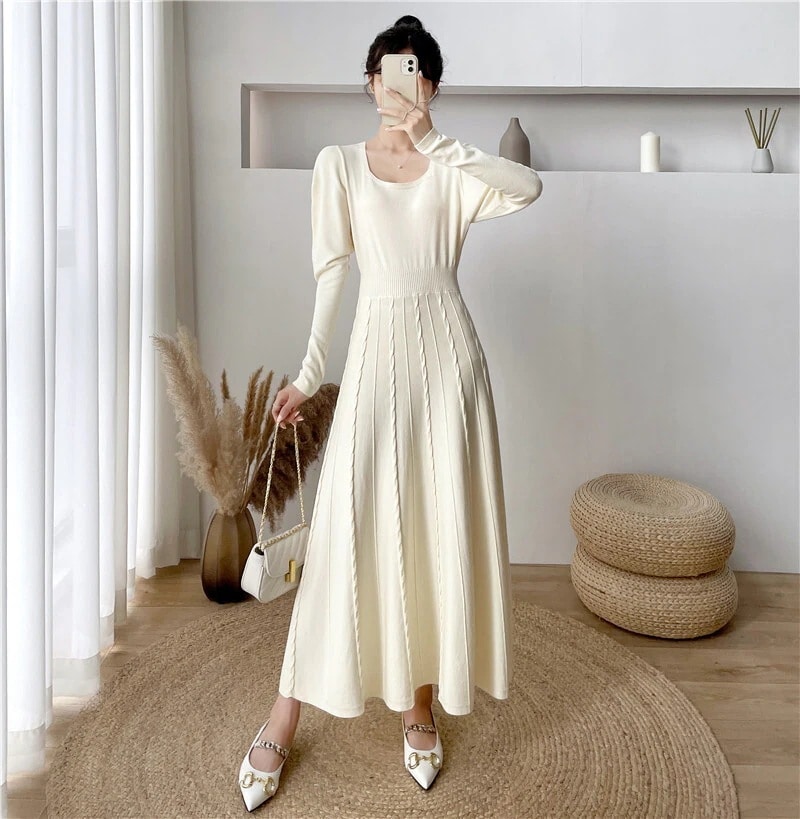 ワンピース ロング丈 袖あり 長袖 ラウンドネック フレア プリーツ かわいい 大人可愛い きれいめ シンプル 大人 上品 おしゃれ レトロ 大人女子 こなれ感 ラブリー セクシー エレガント 主役級