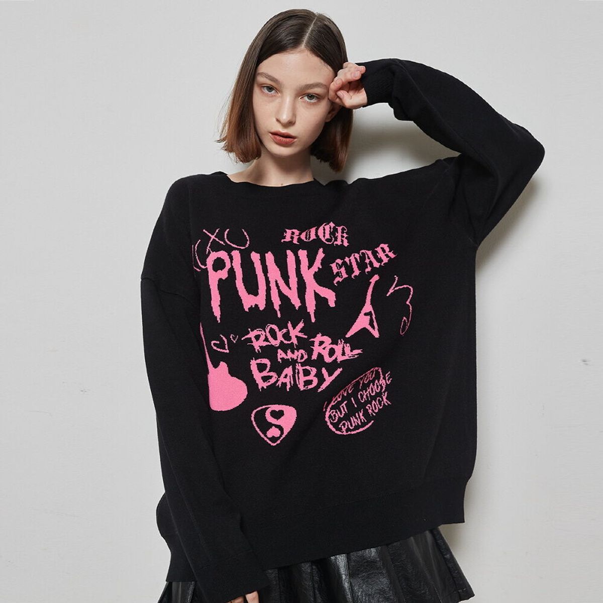 【LUV IS TRUE】[aespaカリナIVEイソ着用] OT PUNK KNIT : BLACK