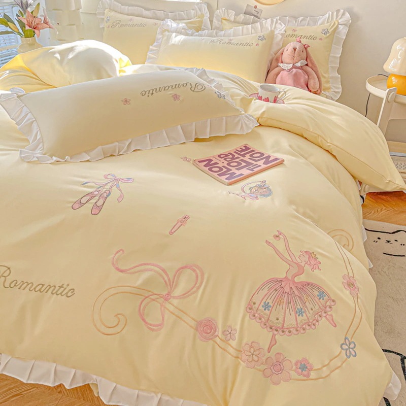 布団布団セット4点セット プリンセススタイルの小さな新鮮な刺繍寝具韓国レースキルトカバーガーリーピンクのベッドシーツ3