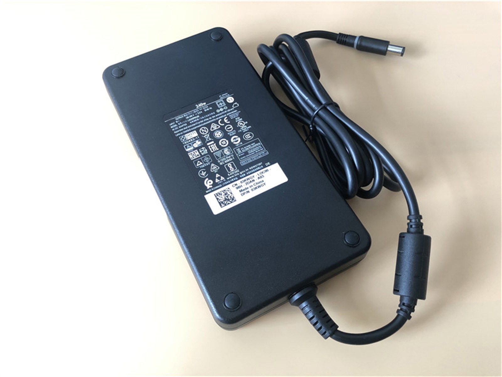 19.5V 12.3A ACアダプター・DELLノートパソコン互換 17 R5 240W 19.5V 12.3A LA240PM160 交換用のノートパソコン ACアダプター 電源 充電器dy909