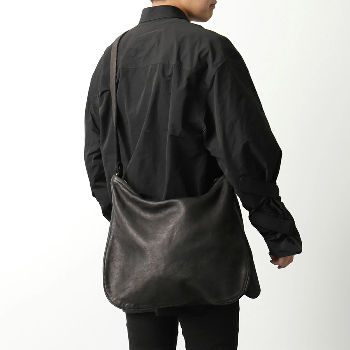 GUIDI グイディ ショルダーバッグ Q20 SOFT HORSE FULL GRAIN メンズ クロスボディバッグ スタンダード フル グレイン レザー 鞄 BLKT