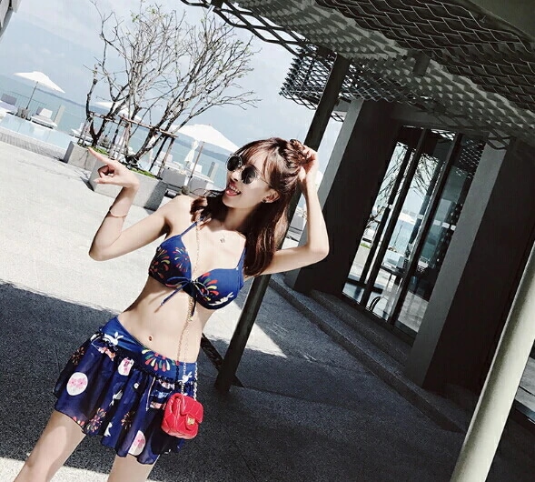 新作 水着 4点セット 3色 レディース ビキニ ホルターネック レッド 体型カバー ホルターネック パット入り バスト 盛れる M～XXL レディスみずぎ ハワイ ダンス 海外セレブ 愛用リゾート