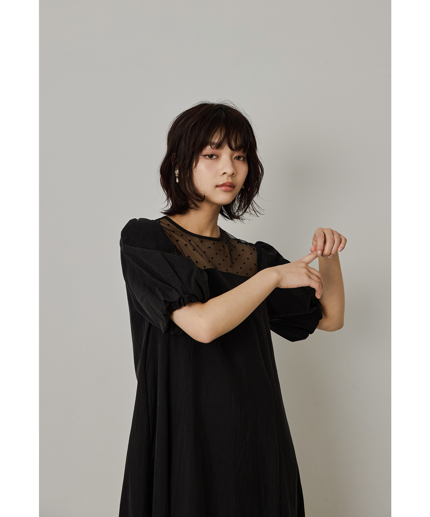 デコレートドットAラインドレス パーティードレス 結婚式 チュール ボリューム袖 半袖 妊婦 マタニティ ママ 体型カバー 二の腕カバー ゆったり お呼ばれ パーティー 二次会 披露宴 謝恩会