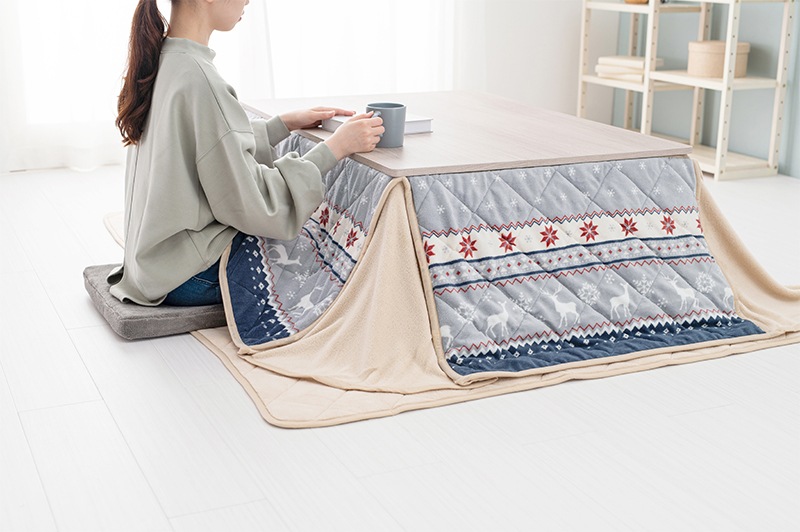 こたつセット 3点セット こたつ 105x75cm グレイッシュホワイト/ノルディックレッド コタツ テーブル こたつ布団 リバーシブル 折れ脚 オールシーズン 先着クーポンで最大10％オフ 目玉価格☆ こたつ