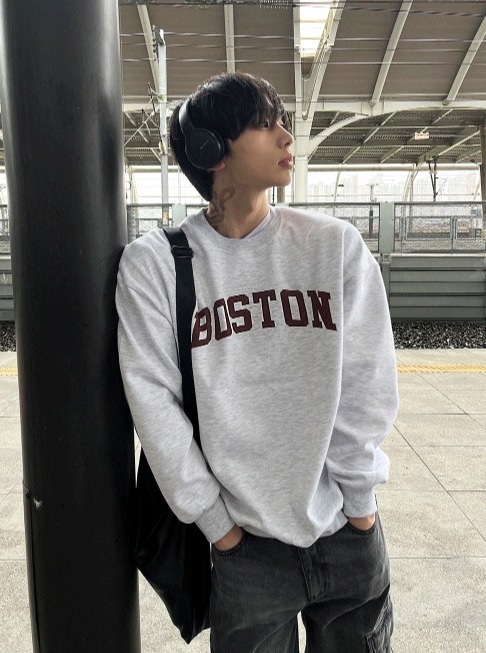 [COSYHARU公式] Boston Oversized Sweatshirt