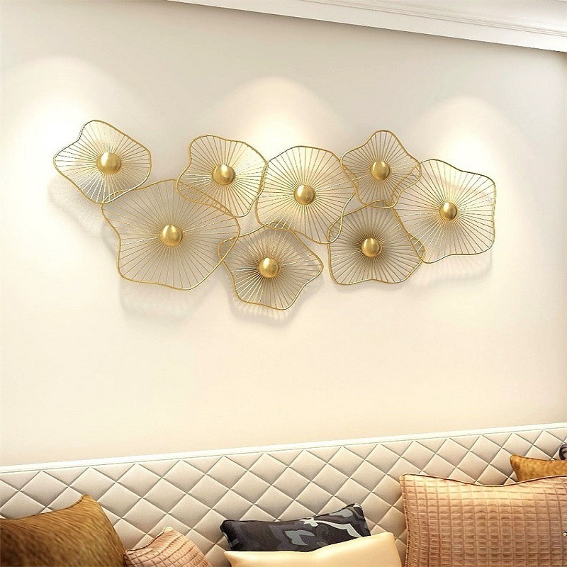 壁掛けオブジェ ウォールデコレーション 花 アイアン アート エレガント 立体的 大きい リビングルーム ダイニングルーム レストラン ショップ ゴールド