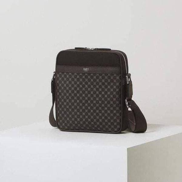 DBBA6E469W3 [LOUIS HILL][ルイス・ヒル] ブラウン DD パターン クロスバッグ