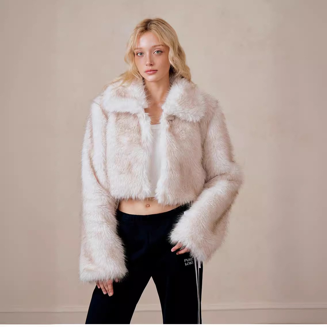 新しいミンクの毛皮ヨーロッパとアメリカのストリートスタイルの毛皮のコートショートスタイルクールキツネの毛皮の女性多用途秋と冬の婦人服