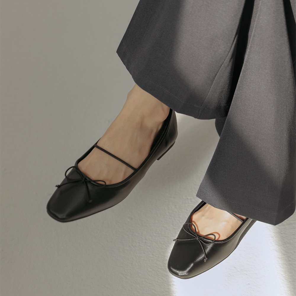 テオニーバンディングストラップリボンフラットシューズ 8,901円