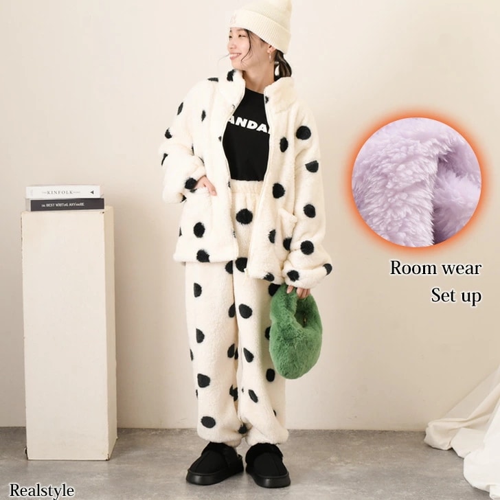 ボアドット柄ルームウェアセットアップ レディース 秋 冬 もこもこ 可愛い 大きいサイズ カジュアル トップス ボトムス 上下 長袖 ハイネック フリース 起毛 大きめ ゆったり あったか 暖かい 防