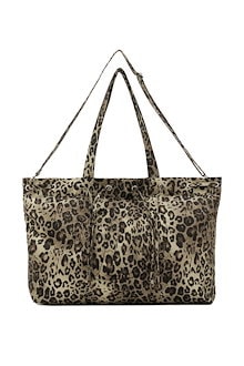 韓国人気ブランド【DEINET】D STITCHパッド入りミニバッグ Qoo10 | 「DEINET」のブランド検索結果(人気順)：DEINET買うなら