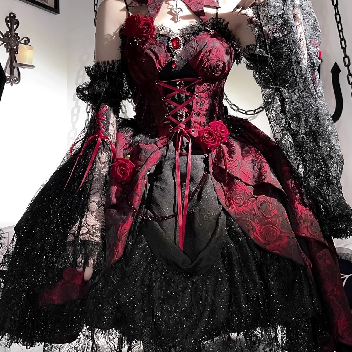 ロリータ洋装袖付きモデル ダークゴシックブラック × レッドワンピース レディース向け コスプレ コスチューム