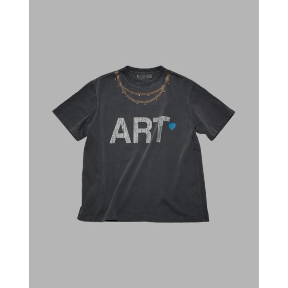 THE MUSEUM VISITOR NECKLACE PRINTED PIGMENT TSHIRT CHARC