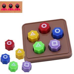 深夜セール！即購入可！韓国限定　イカゲーム　おもちゃセット Amazon | 韓国民俗遊びセット(イカゲームコレクション