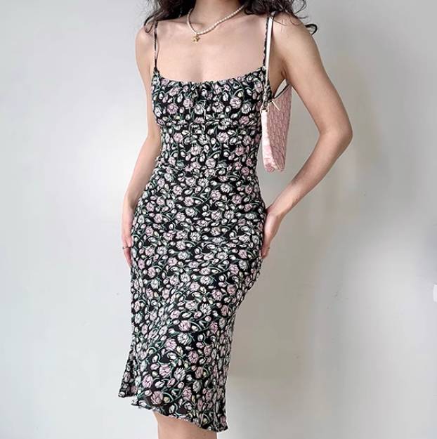 新作 レディース ワンピース キャミワンピース 膝丈 袖なし 襟なし 細身 ウエストマーク 薄手 かわいい 大人可愛い おしゃれ レトロ アジアン エキゾチック ガーリー 個性的 存在感 ラブリー キ