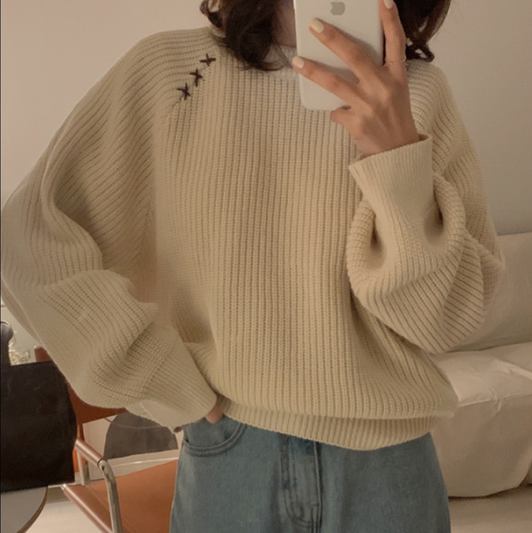トップス カットソー ニットソー セーター 袖あり 長袖 ホワイト ブラウン ネイビー かわいい 大人可愛い きれいめ 上品 おしゃれ 主役級 存在感 春 秋 冬 10代 20代 30代 個性的