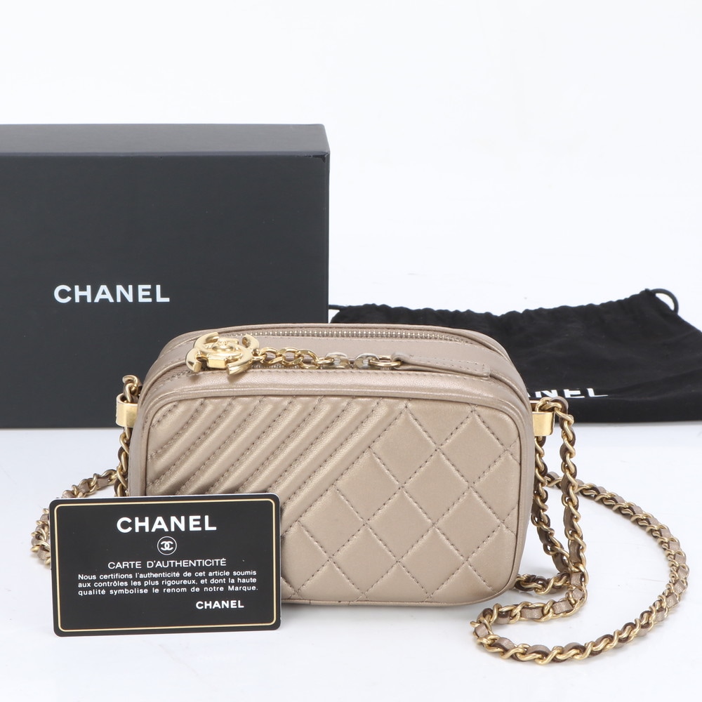 新品同様 ギャランティカード付 シリアルシール付 マトラッセ ラムスキン レザー ココボーイ カメラ ショルダーバッグ 斜め掛け ハンド トート レディース EEE BT9-6 中古